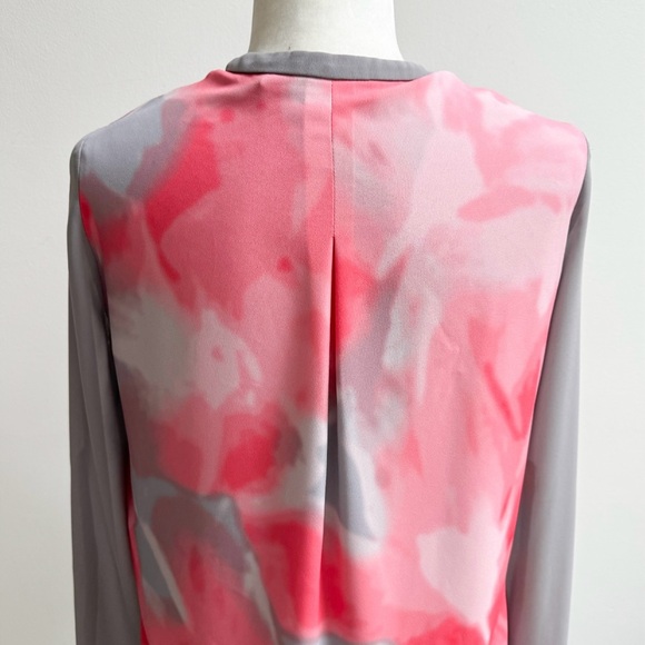 T Tahari | Grey/Pink Watercolor Print Layered Roll-Tab Button Down Blouse - Picture 11 of 16